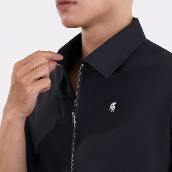 Áo sơ mi Zill form boxy màu đen, khóa kéo zipper kim loại chắc chắn, thiết kế rộng rãi hiện đại từ Polomanor